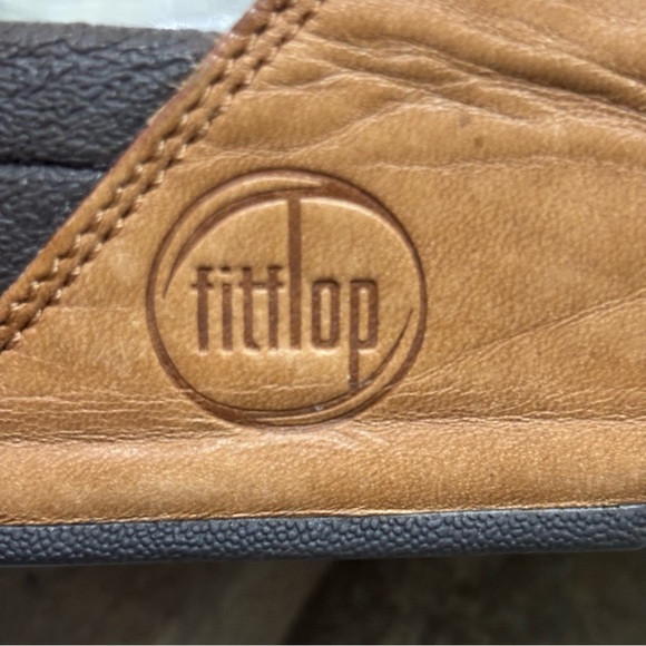 FitFlop Flora Leather Thong Sandals Women’s 7 Brown - Picture 5 of 9